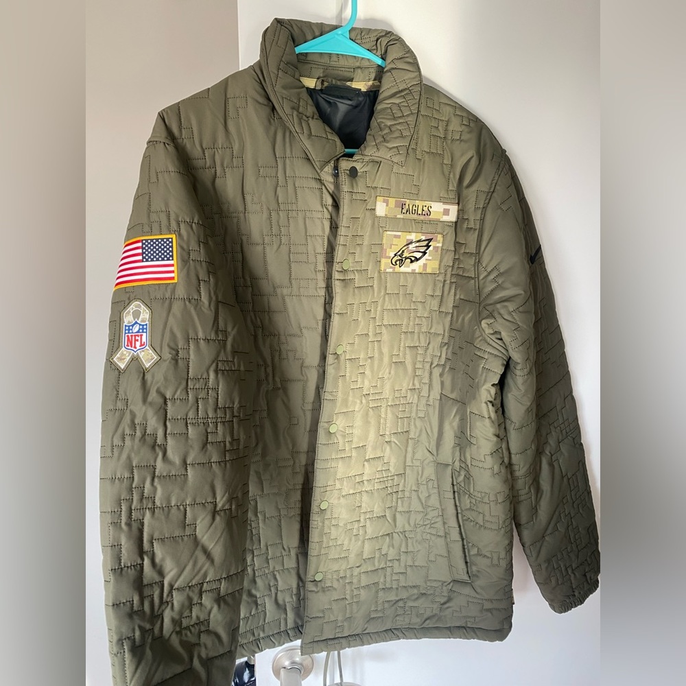 Quilted Nike Eagles Salute to Service jacket LARGE